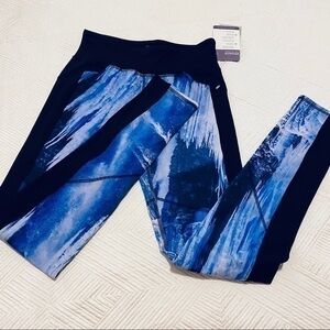 Threads 4 Thought leggings